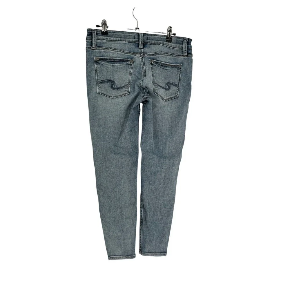 Silver Jeans Women's Size 28 Blue Tapered Leg Distressed